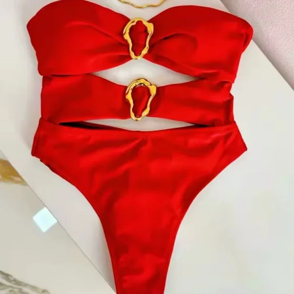 🌿 Red Cutout Swimsuit - Picture 3 of 3